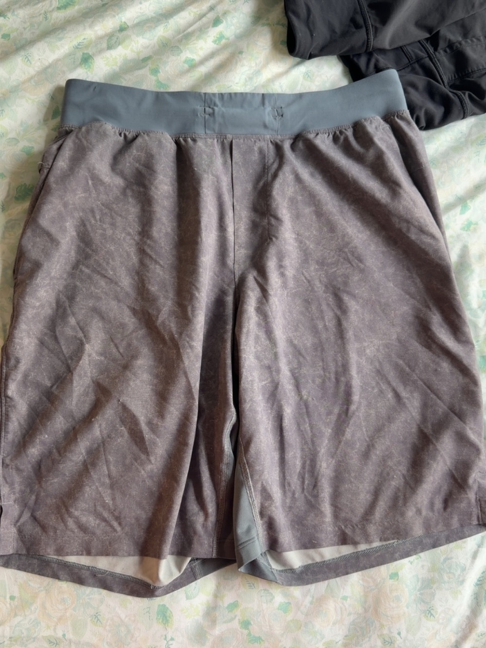 Men’s Lulu shorts 7 inch inseam